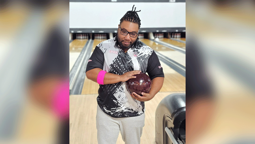 Desron Weatherspoon with his ball of choice after the 900